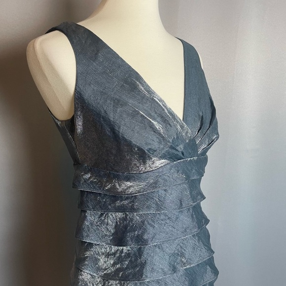 Dress Barn Blue-Green Iridescent Layered Tiered Sleeveless Dress - Size 4 - Picture 3 of 13
